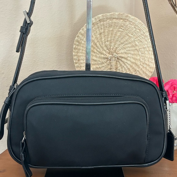 COACH Vintage ‘01 Gender Neutral “Mercer” Twill w/Leather Trim Shoulder Bag - Picture 3 of 9